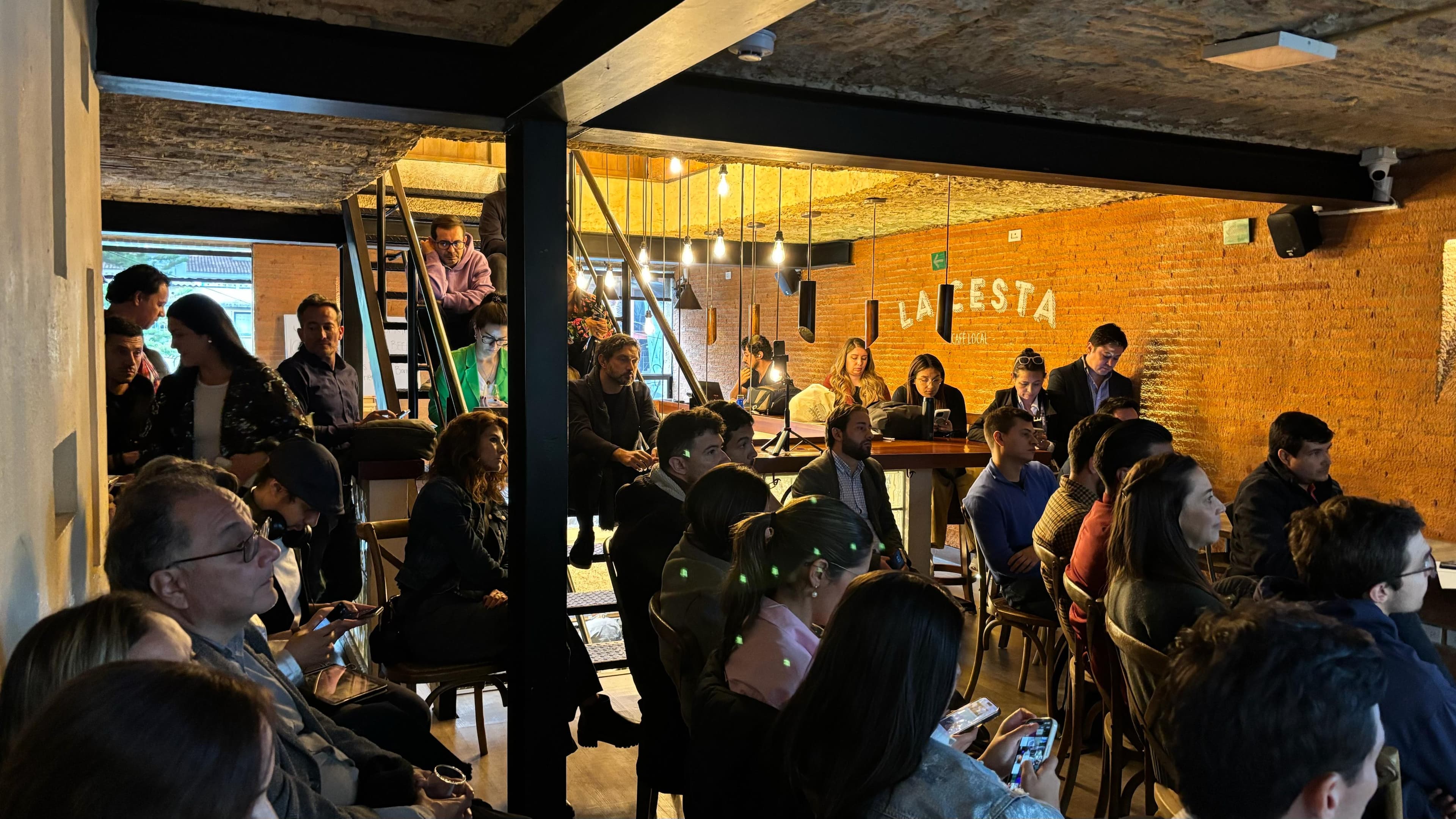 Comunidad Ignia reunida en un evento
